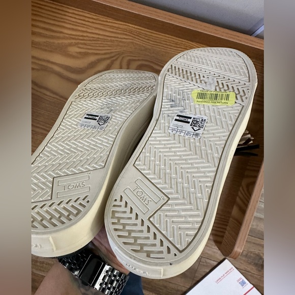 TOMS black suede Sunrise slip on mules shoes with tassels 6, Suede Tom’s Slip On - Picture 7 of 8